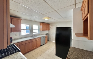 2 beds, 1 bath, 1,026 sqft, $2,850, Unit 86