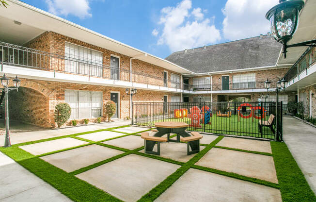 Coutyard at Bellaire Oaks Apartments, Houston, TX, 77096