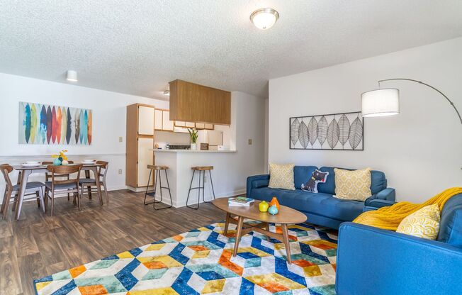 2 beds, 2 baths, 923 sqft, $1,375, Unit 484-1707