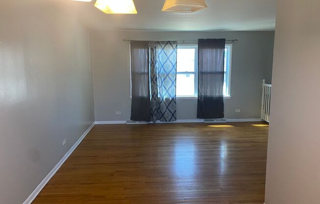 5 BED 2 BATH HOUSE