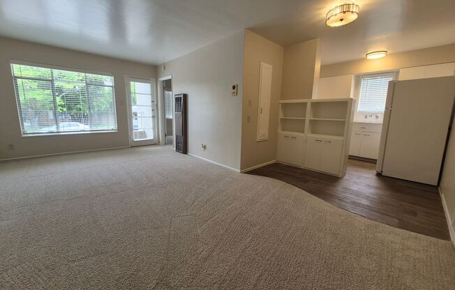 Carlson Drive (5488, 5492)