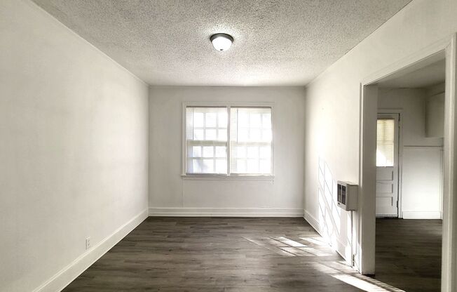 2 beds, 1 bath, $1,000