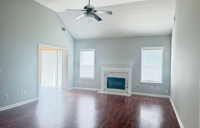 Beautifully Updated 3 BR / 2 BATH in Hampton!
