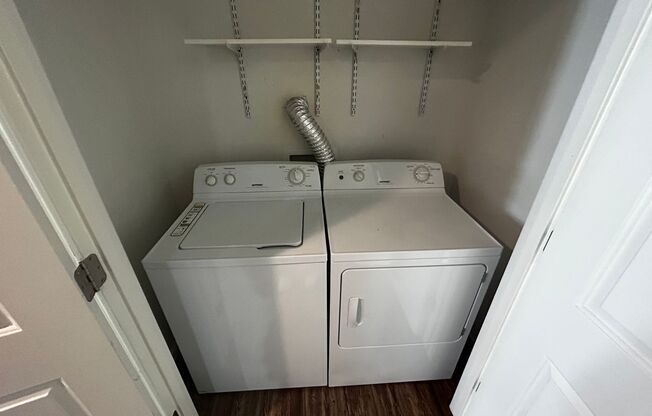 3 beds, 2 baths, 1,194 sqft, $1,595, Unit Unit 8