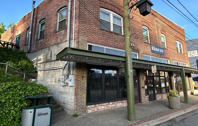 834 BAY ST