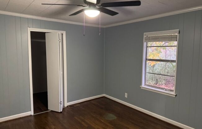 3 beds, 1 bath, $1,095