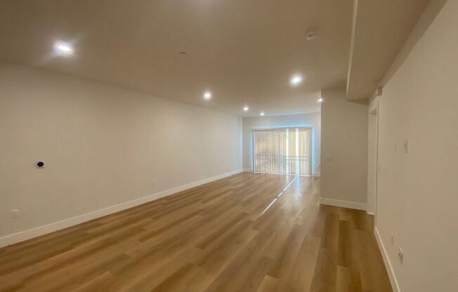 2 beds, 1 bath, 868 sqft, $2,950, Unit 401