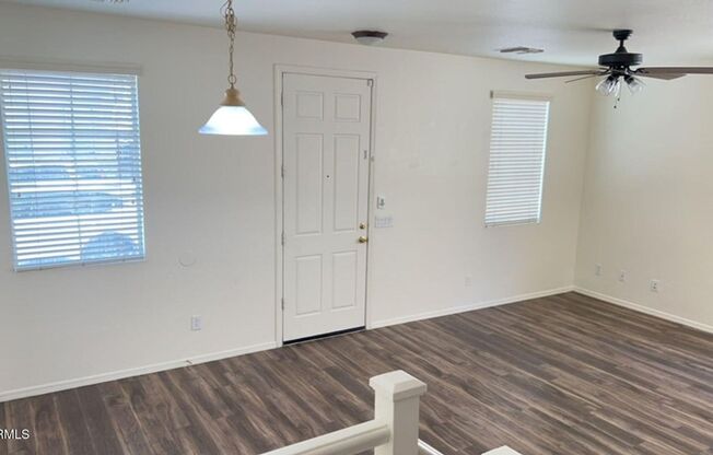 Charming 4 bed, 3 bath home in Tolleson!!