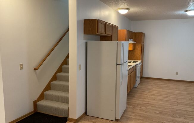 3 beds, 1.5 baths, 900 sqft, $1,700, Unit Unit 3