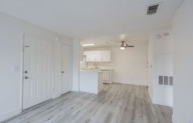 1 bed, 1 bath, 564 sqft, $1,425, Unit 62