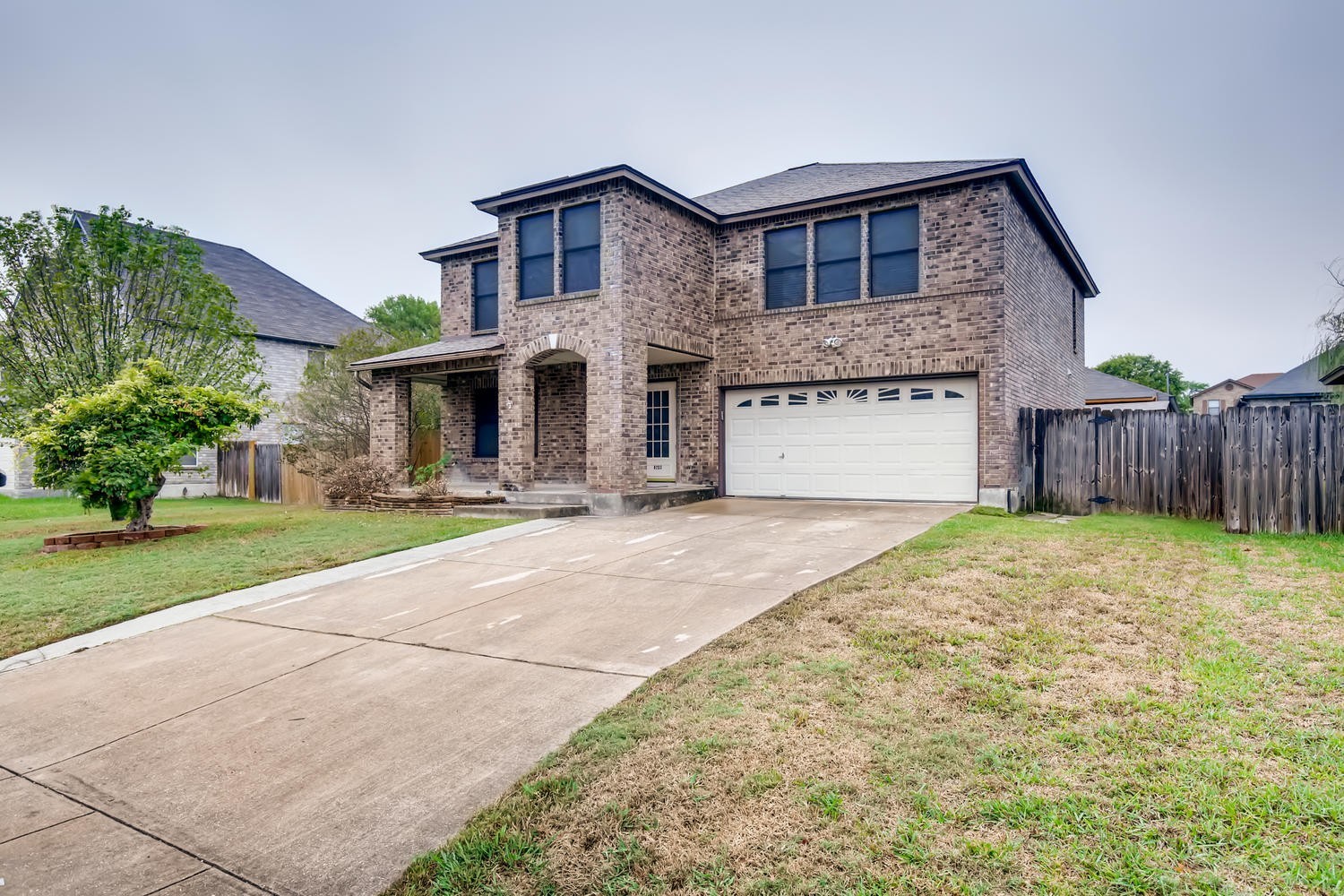 4 bedroom located 6 miles from Randolph Air Force Base