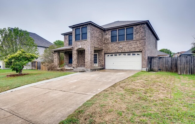 4 bedroom located 6 miles from Randolph Air Force Base