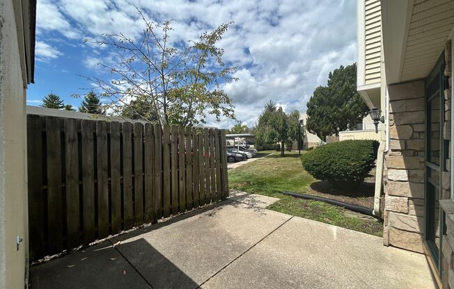 2 beds, 2.5 baths, 1,339 sqft, $1,149, Unit 613