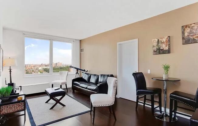 1 bed, 1 bath, $3,450, Unit 21B