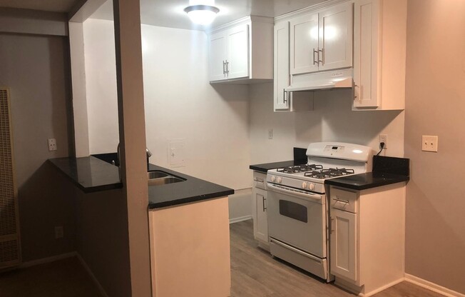 1 bed, 1 bath, 650 sqft, $1,695, Unit 135
