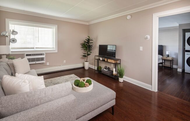 1 bed, 1 bath, 590 sqft, $2,170