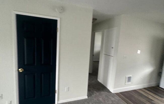 2 beds, 1 bath, 750 sqft, $1,350, Unit 22