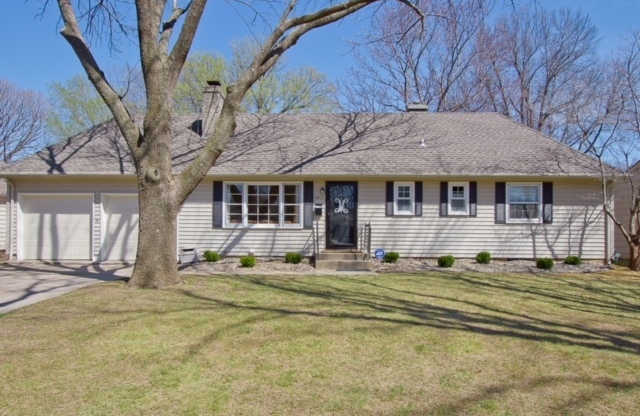 {8417} Shawnee Mission East + Ranch Floor plan + Finished Basement + Fenced Yard