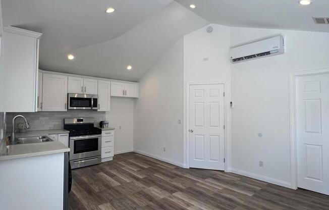 1 bed, 1 bath, 400 sqft, $1,900