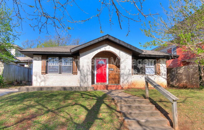 2605 N ROBINSON AVE