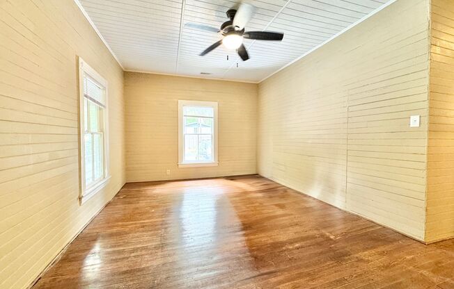 2 Bedroom in College Hill Convenient to UNCG and Downtown Greensboro!