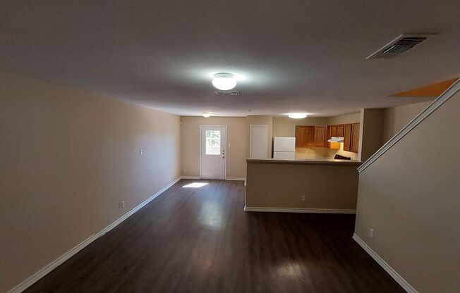 3 beds, 2.5 baths, $1,250, Unit 3