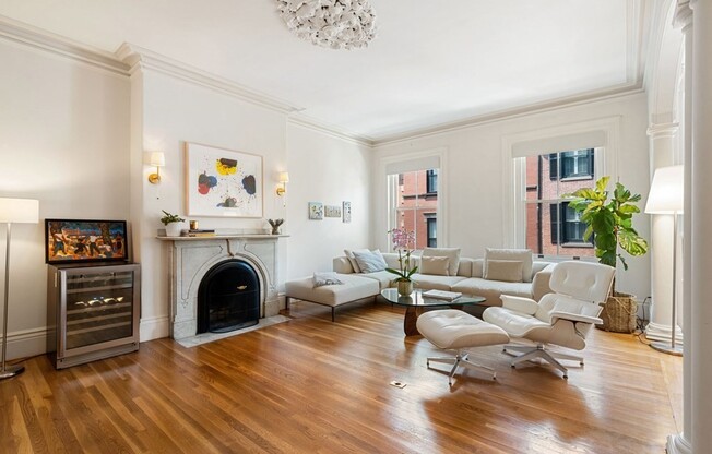 6 WALNUT ST