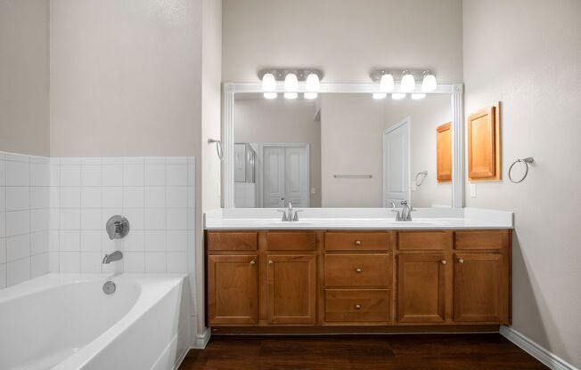 2 beds, 2 baths, 1,141 sqft, $2,102, Unit 01-129