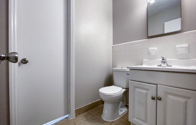 Charlotte NC Apartments For Rent | Arcadian Village | Bathroom
