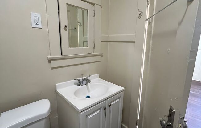 1 bed, 1 bath, $1,999