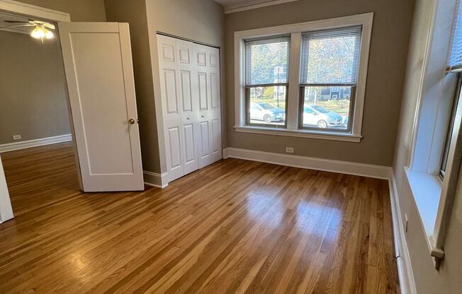 3 beds, 1 bath, 1,000 sqft, $2,995, Unit 2247-57-1A