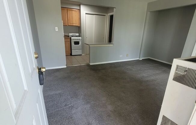 "Home Sweet Home on Knox in Oak Forest: Where Comfort Meets Community"