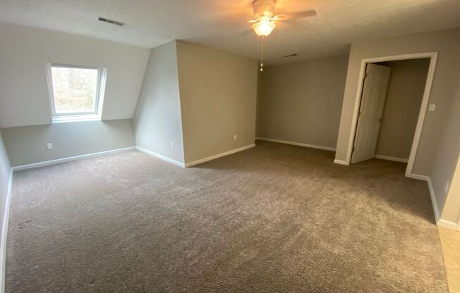 2 beds, 2 baths, 1,350 sqft, $1,525, Unit 26