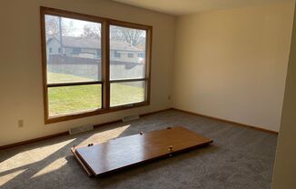 2 beds, 1 bath, $850