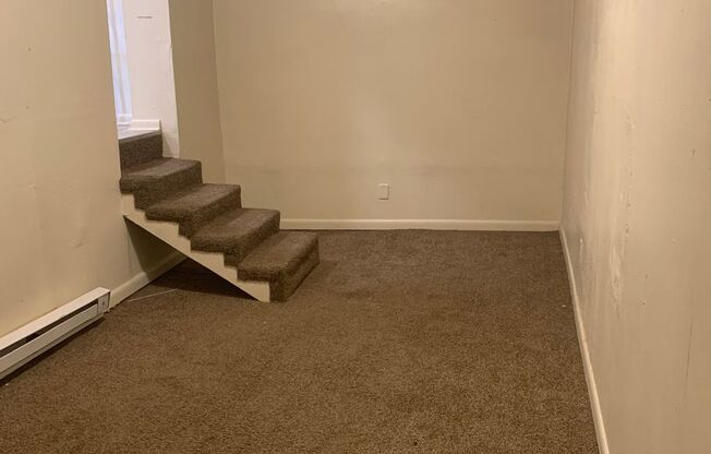 1 bed, 1 bath, $750, Unit Unit #2