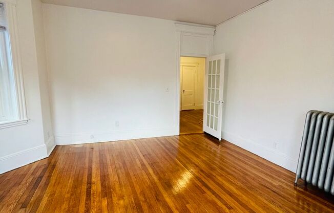 2 beds, 1 bath, 595 sqft, $3,200, Unit 46