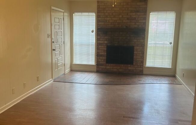 2 bed 1 bath Duplex in Georgetown