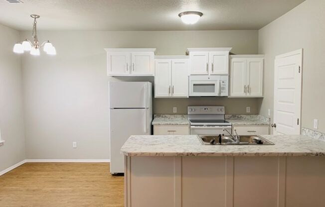 3 beds, 2.5 baths, $1,250, Unit Apartment C