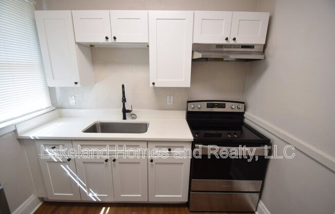 906 1/2 VISTABULA ST