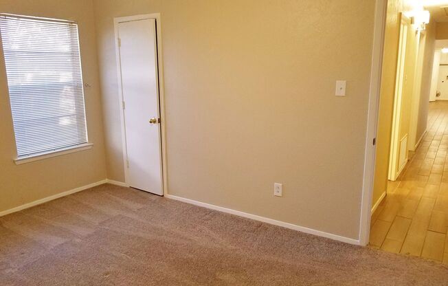 2 beds, 1 bath, $1,300