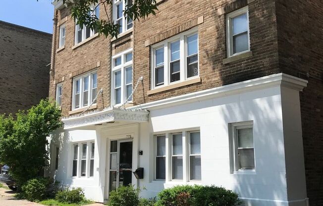 Studio, 1 bath, $775, Unit 106