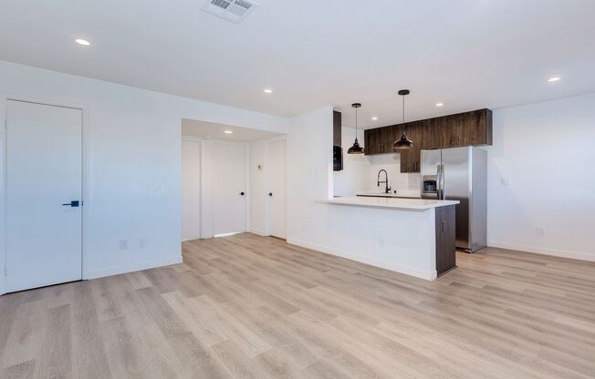 416 East Sunset Road