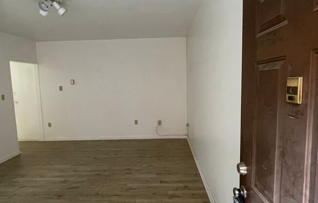 1 bed, 1 bath, 550 sqft, $1,095, Unit Unit 9