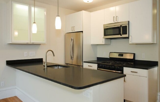 3 beds, 1.5 baths, $5,500, Unit 5