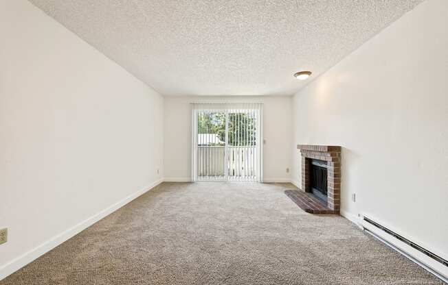 Pembrooke, Kent, vacant 2x2 living room and fireplace