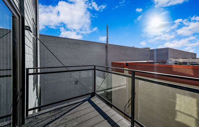 Studio, 1 bath, 392 sqft, $1,225, Unit 410