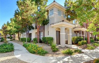 Gorgeous 2bedoom condo ready for immediate move-in!