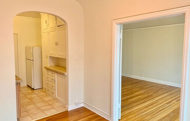 Studio, 1 bath, $2,595