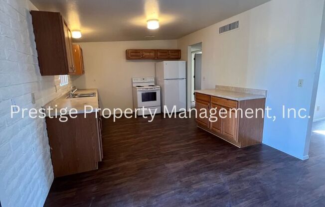 4bd/2ba Southeast home with HUGE Backyard