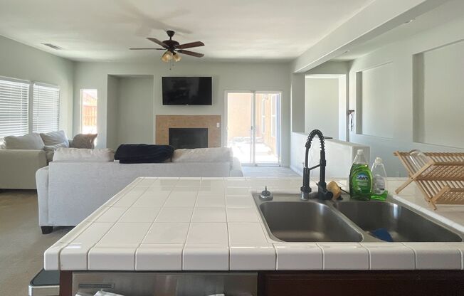 3 beds, 2 baths, $2,200, Unit 74109 Cactus Wren Ct